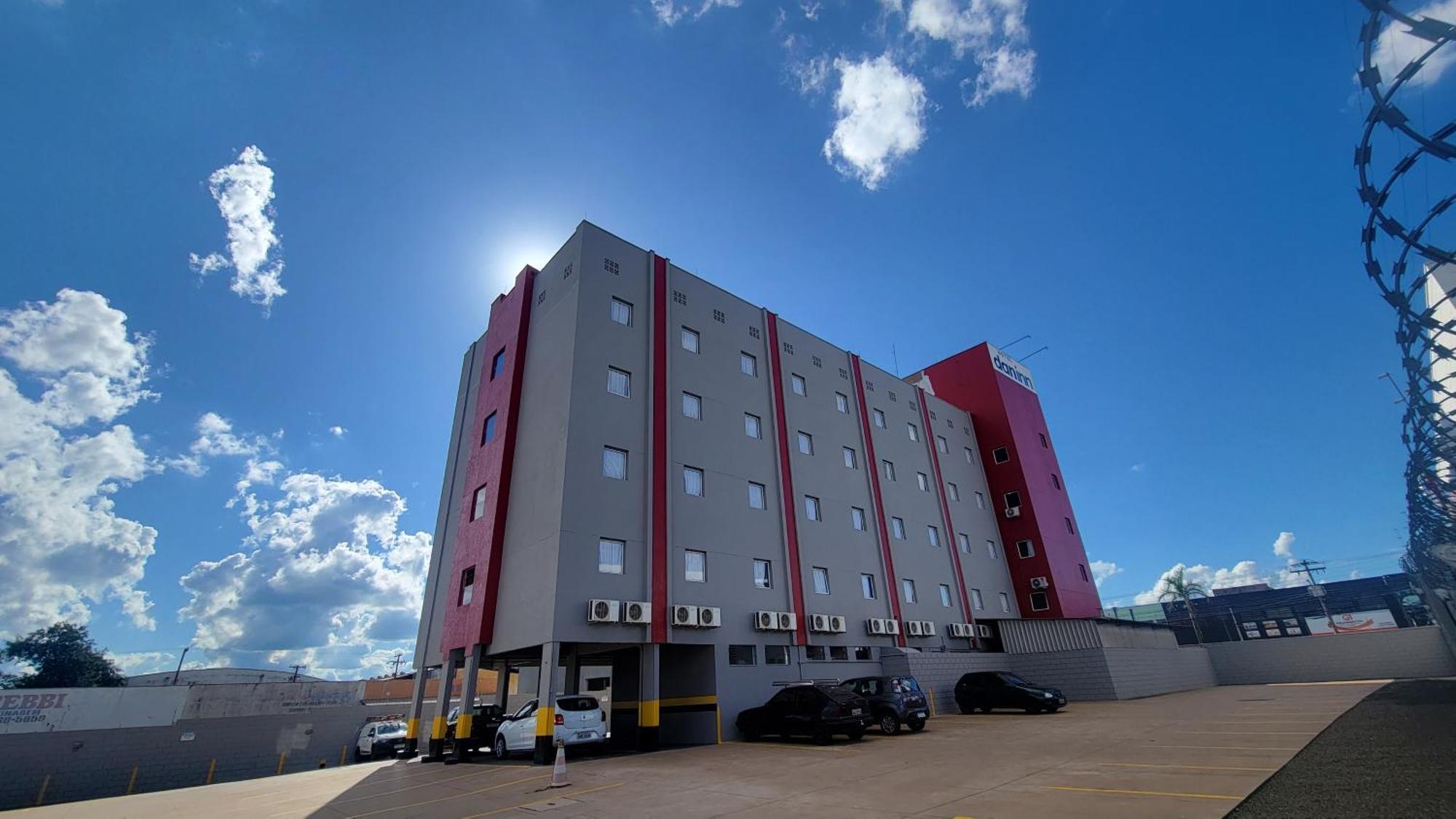 Hotel Dan Inn Sao Carlos By Nacional Inn Exterior foto