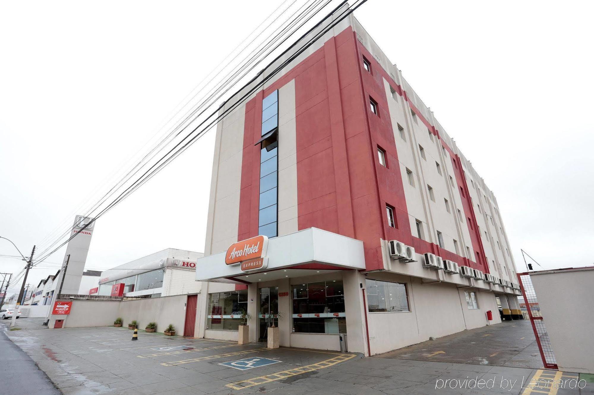 Hotel Dan Inn Sao Carlos By Nacional Inn Exterior foto