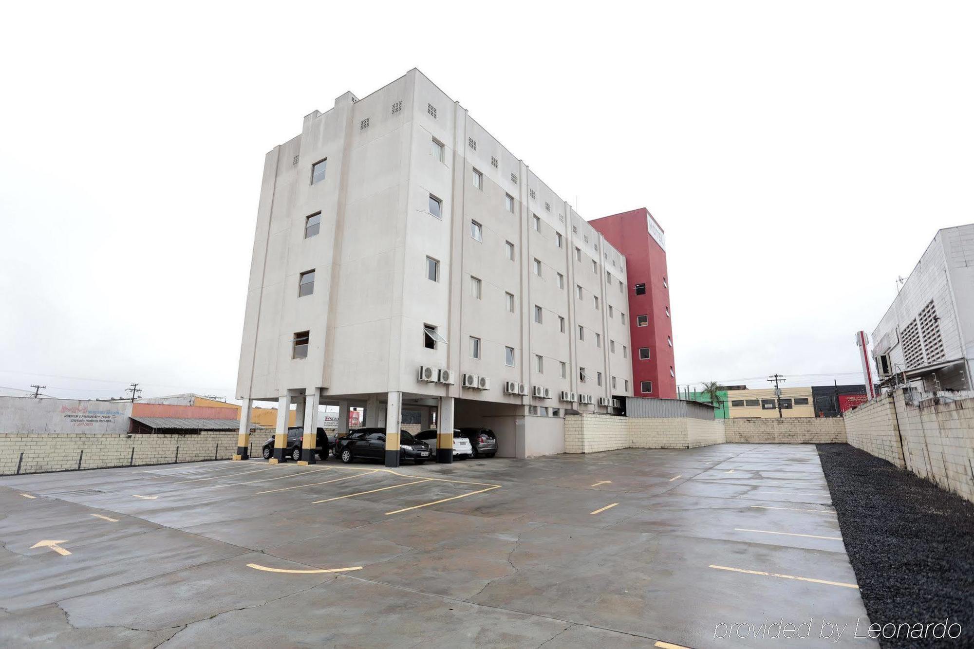 Hotel Dan Inn Sao Carlos By Nacional Inn Exterior foto